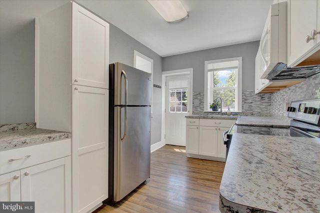 212 W 4TH ST, Waynesboro, PA 17268