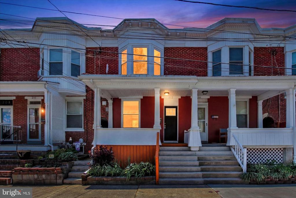 212 W 4TH ST, Waynesboro, PA 17268