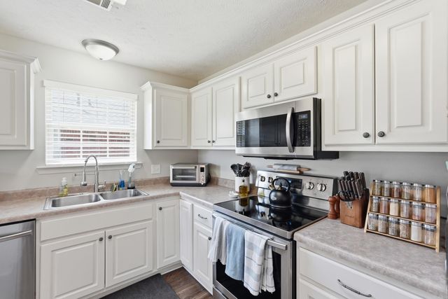 2330 Orchid Dr, Conway, AR 72034