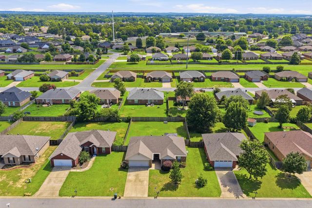 2330 Orchid Dr, Conway, AR 72034