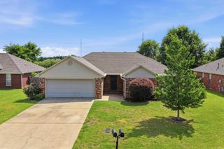 2330 Orchid Dr, Conway, AR 72034