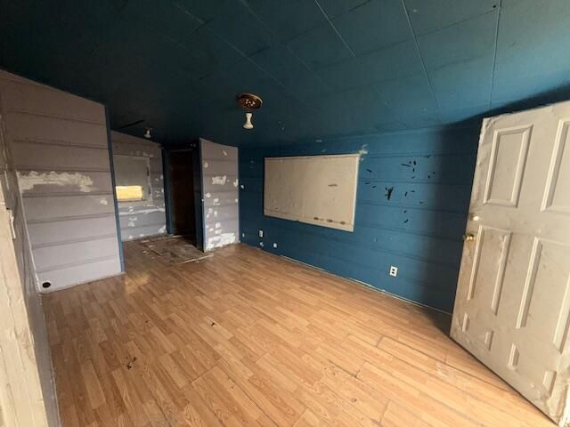 2516 W Elm Street, Springfield, MO 65806