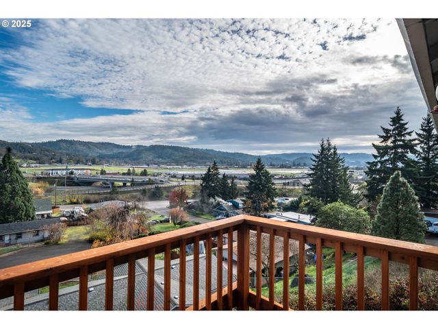 131 MAKAH Ct, Roseburg, OR 97471