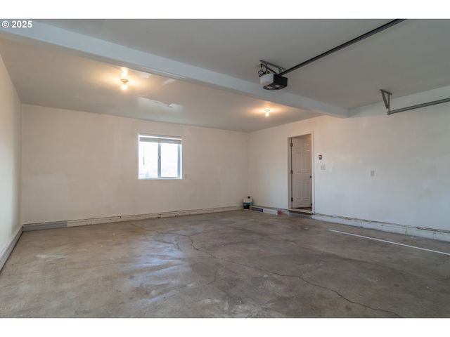 131 MAKAH Ct, Roseburg, OR 97471