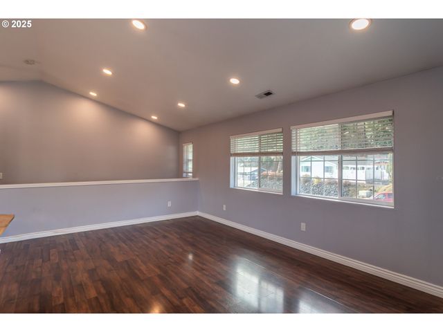 131 MAKAH Ct, Roseburg, OR 97471