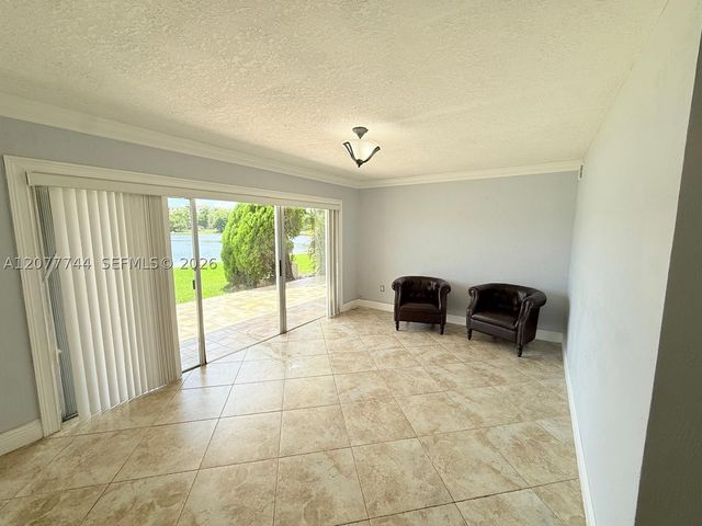 9357 Fontainebleau Blvd D104, Miami, FL 33172