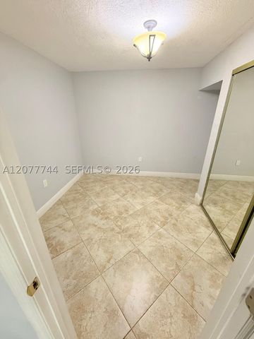 9357 Fontainebleau Blvd D104, Miami, FL 33172