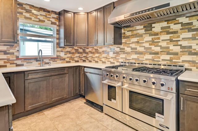 2212 Elm Tree Lane, Crown Point, IN 46307