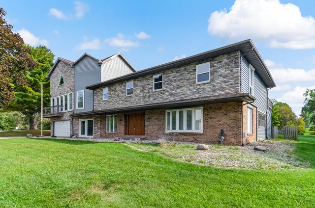 2212 Elm Tree Lane, Crown Point, IN 46307