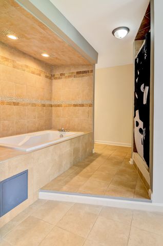 2212 Elm Tree Lane, Crown Point, IN 46307