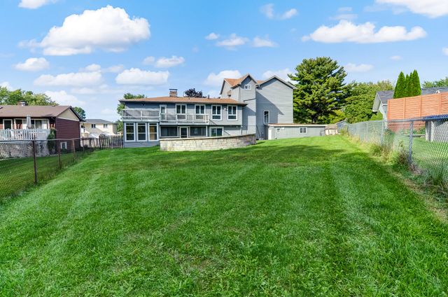 2212 Elm Tree Lane, Crown Point, IN 46307