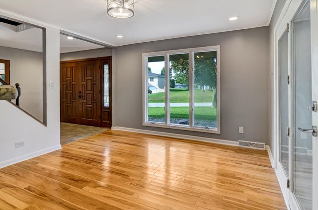 2212 Elm Tree Lane, Crown Point, IN 46307