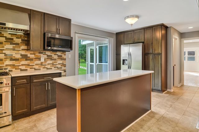 2212 Elm Tree Lane, Crown Point, IN 46307