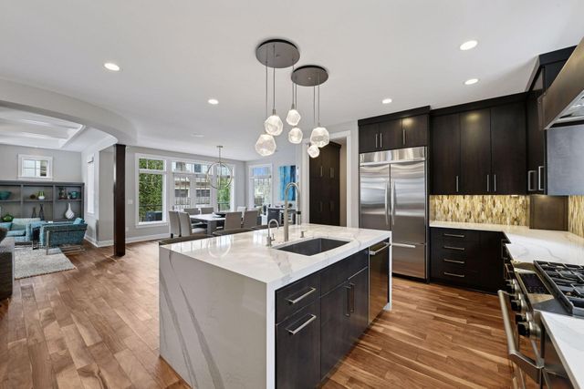 633 Park Street E, Wayzata, MN 55391