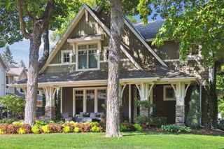 633 Park Street E, Wayzata, MN 55391