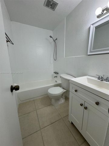 11195 SW 1st St 314, Sweetwater, FL 33174