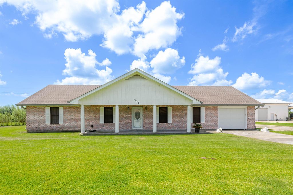 336 E Woodlawn Ranch Road, Houma, LA 70363