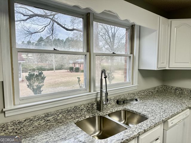 52 26th Avenue, Eastman, GA 31023