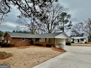 52 26th Avenue, Eastman, GA 31023