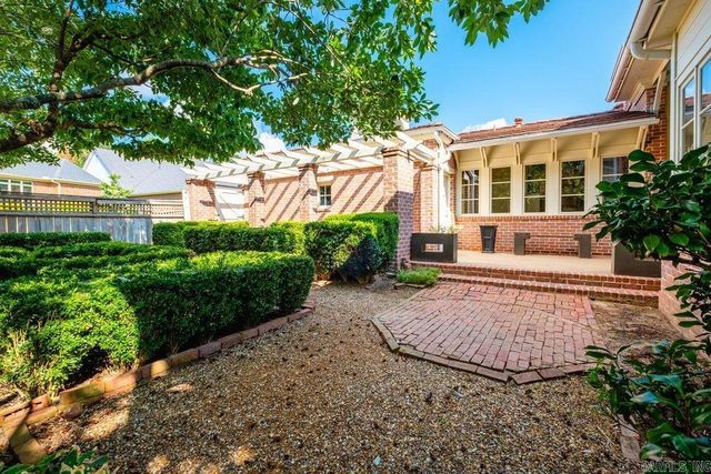 10 Saint Johns Place, Little Rock, AR 72207