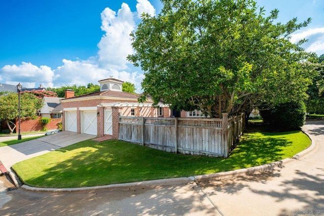 10 Saint Johns Place, Little Rock, AR 72207