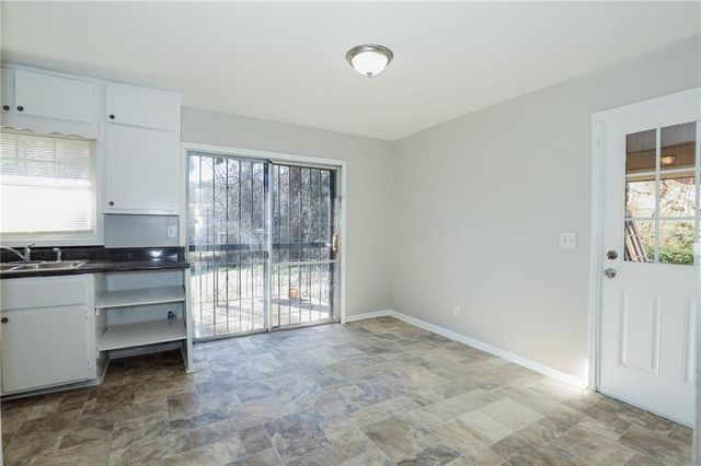 2707 Cavalier Way, Decatur, GA 30034