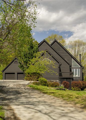 704 Mountain Road, Middletown, NY 10940