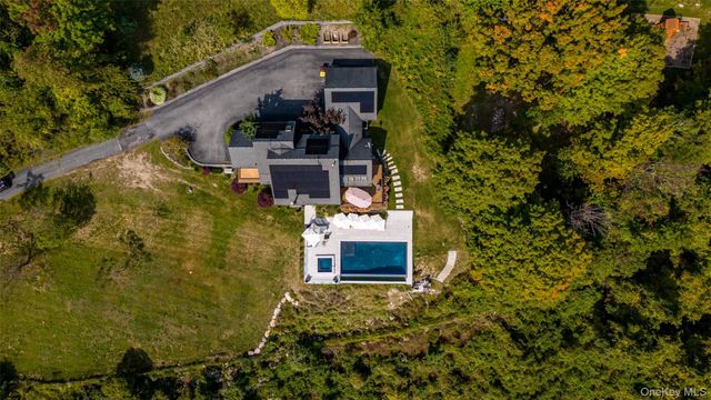 704 Mountain Road, Middletown, NY 10940