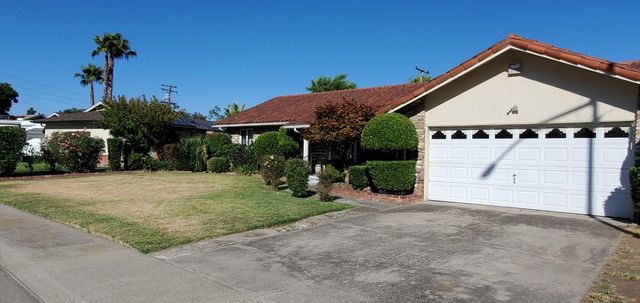 7722 Woodside Dr, Stockton, CA 95207