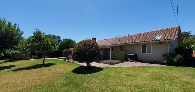 7722 Woodside Dr, Stockton, CA 95207