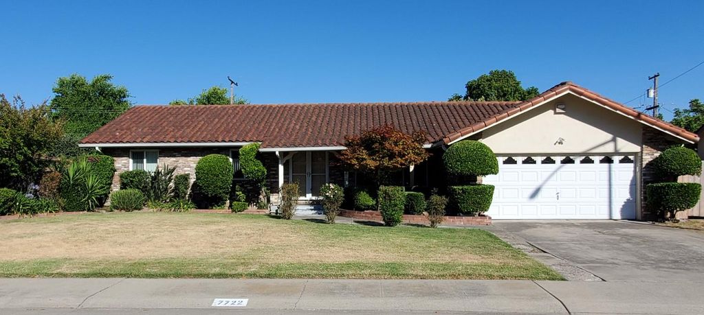 7722 Woodside Dr, Stockton, CA 95207
