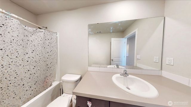 18722 110th Avenue E, Puyallup, WA 98374