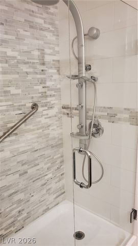 7636 ROLLING VIEW Drive 101, Las Vegas, NV 89149