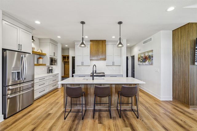 136 NW Sunrise Drive, Waukee, IA 50263