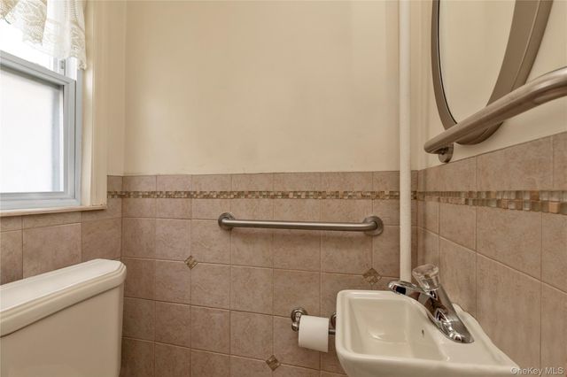 3250 Country Club Road, Bronx, NY 10465