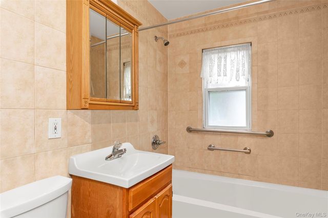3250 Country Club Road, Bronx, NY 10465
