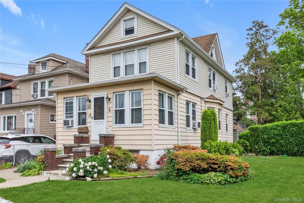 3250 Country Club Road, Bronx, NY 10465
