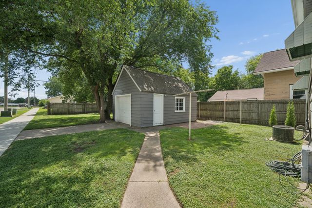 301 11th Avenue SW, Austin, MN 55912