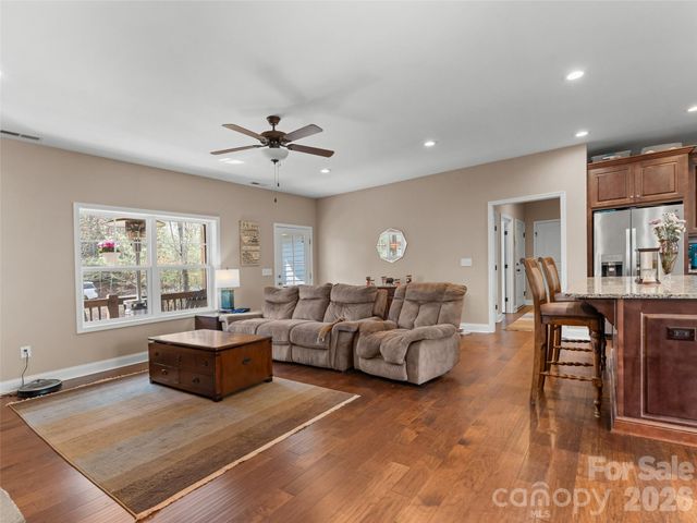 72 Summer Shade Court, Edneyville, NC 28792