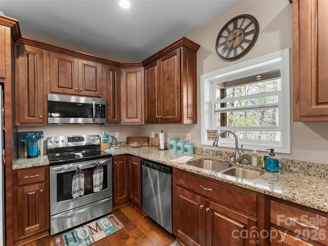 72 Summer Shade Court, Edneyville, NC 28792