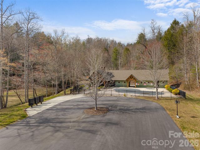 72 Summer Shade Court, Edneyville, NC 28792