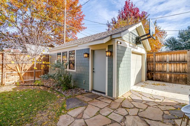 2222 W Magnolia Avenue, Fort Worth, TX 76110