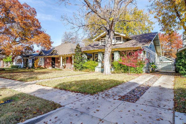 2222 W Magnolia Avenue, Fort Worth, TX 76110
