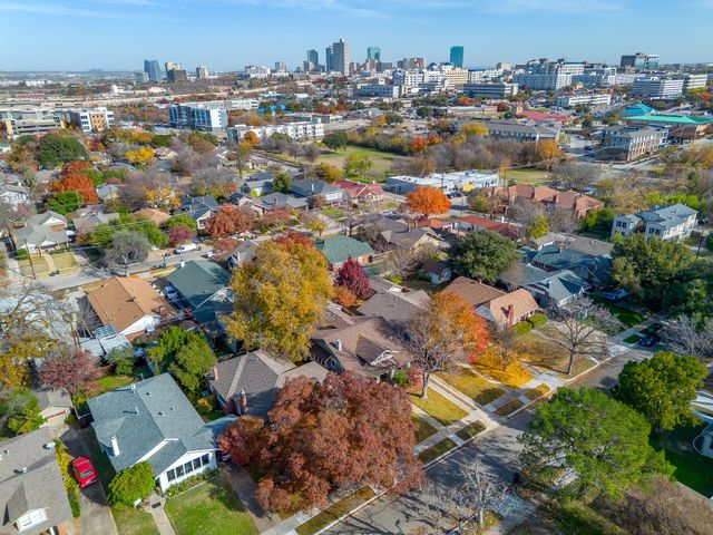 2222 W Magnolia Avenue, Fort Worth, TX 76110
