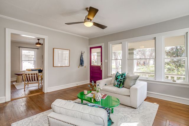 2222 W Magnolia Avenue, Fort Worth, TX 76110