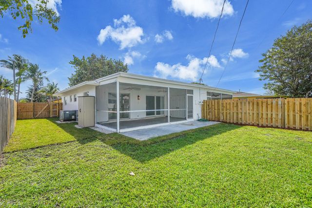 2821 NE 2nd Avenue 2823, Boca Raton, FL 33431