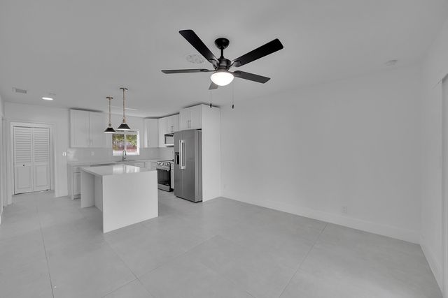 2821 NE 2nd Avenue 2823, Boca Raton, FL 33431