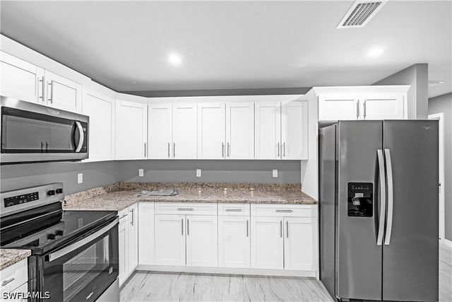 3510 S Grimsley CT, Fort Myers, FL 33916