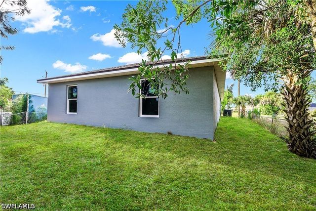3510 S Grimsley CT, Fort Myers, FL 33916