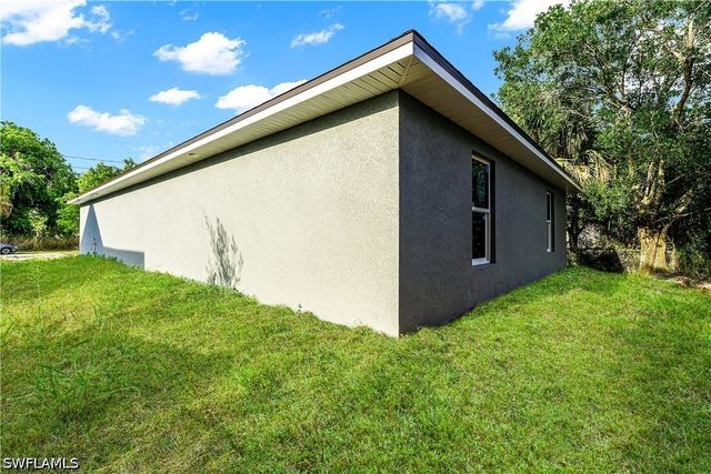 3510 S Grimsley CT, Fort Myers, FL 33916
